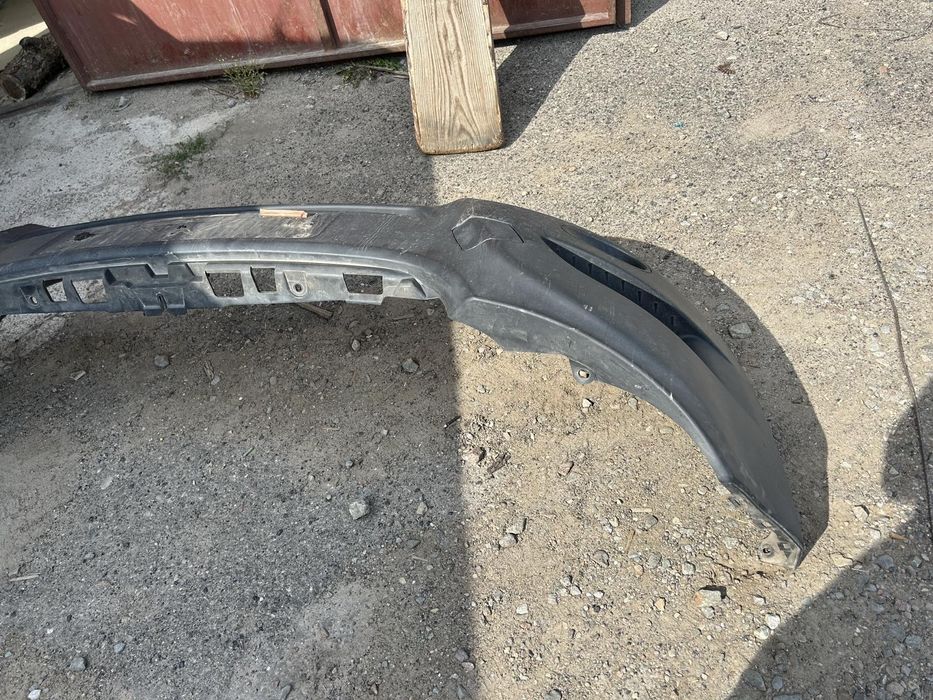 Запчастини бампер решітка