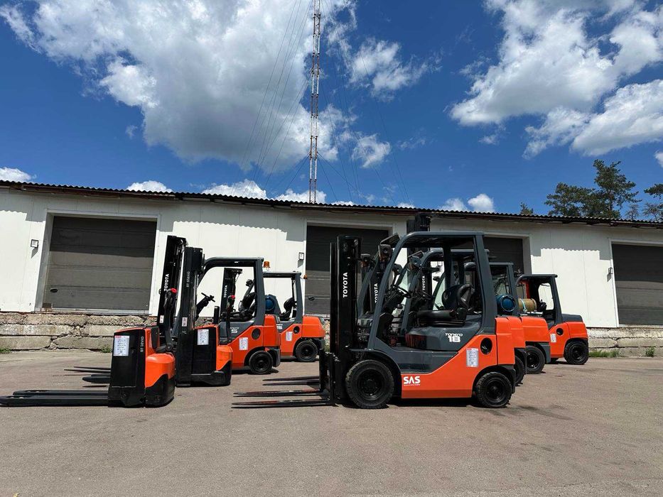 Газовий навантажувач TOYOTA 02-8FGF25, підйом-3.7м, 2018 рік, кабіна