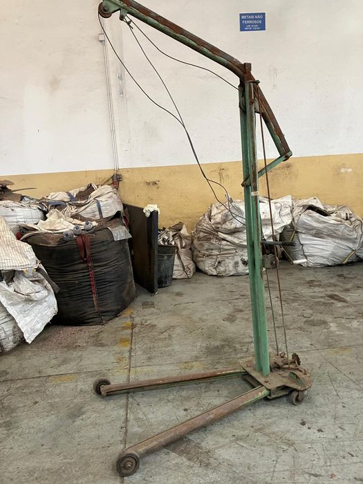 Guindaste capacidade 250kg