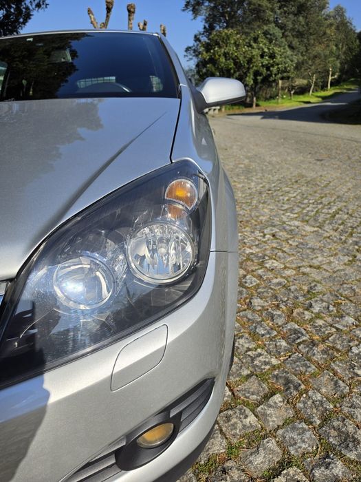 Opel Astra GTC — fotografia 2