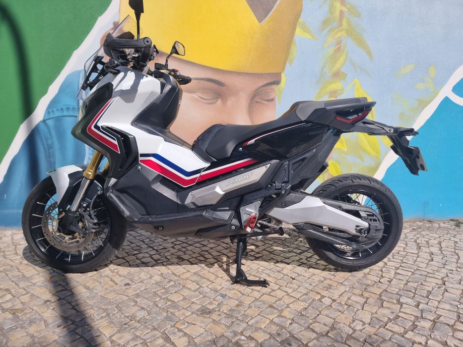 Honda x-adv 750 .