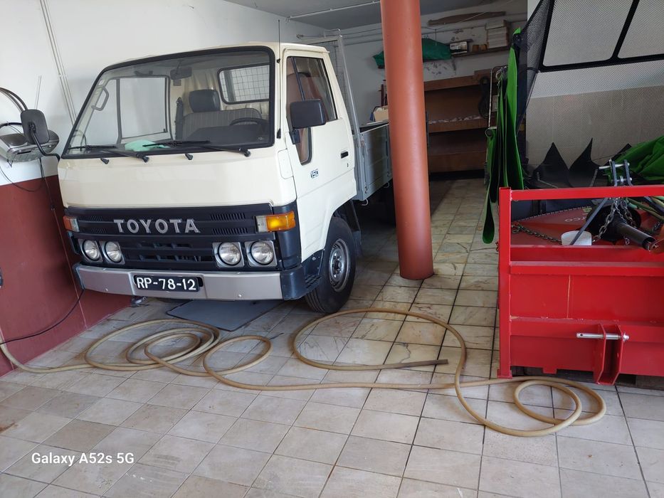 Carrinha Toyota Dina 150