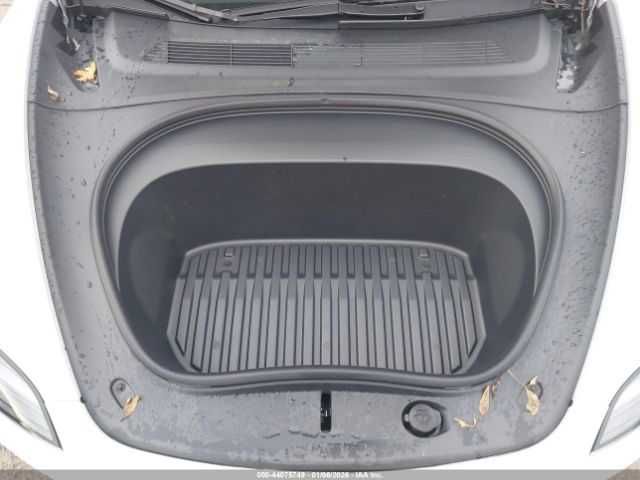 Tesla Model 3 2025 .