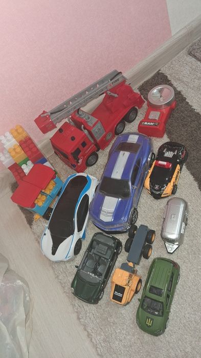 Набір машинок,лот