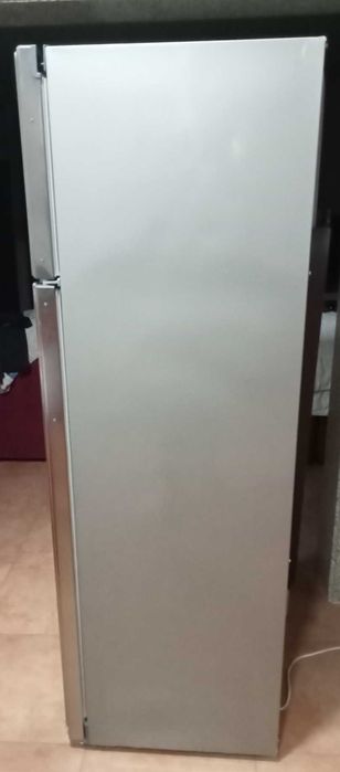 Vendo frigorífico marca Hotpoint Ariston em inox para peças