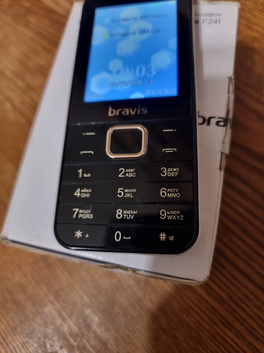 Продам Bravis F241 2sim