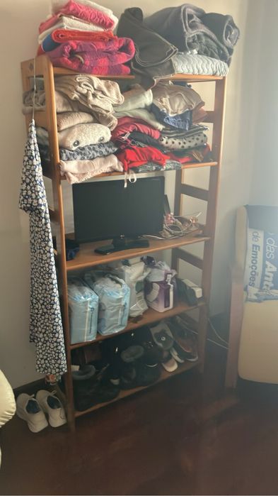 Quarto completo madeira maciça com colchao usado