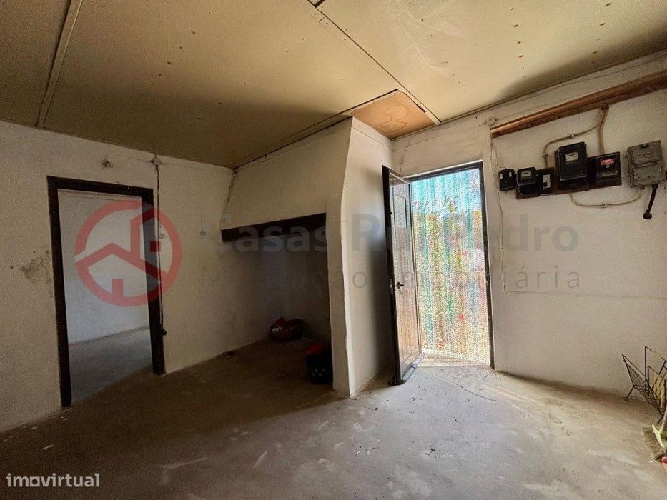 Quinta com moradia isolada e olival, no Couço, Coruche