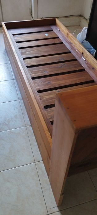 cama solteiro em madeira