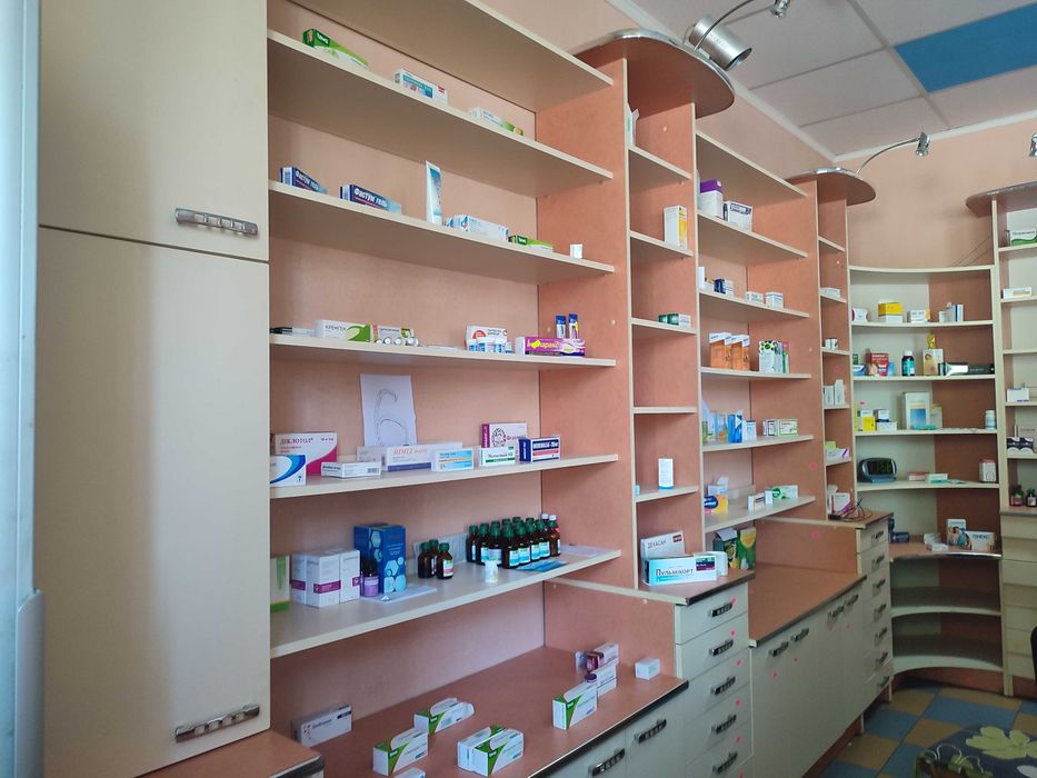 комплект меблів для аптеки