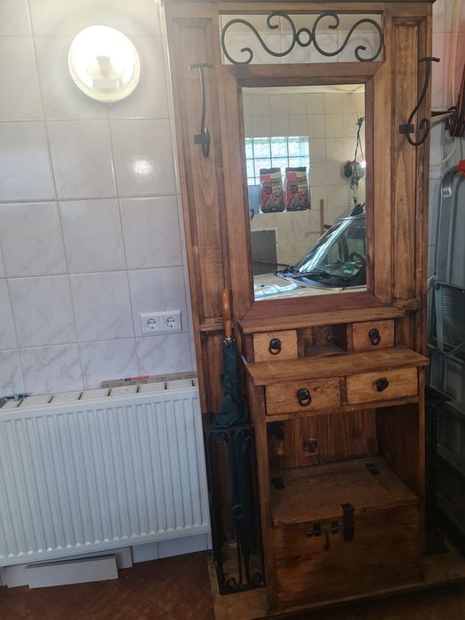 Toaletka drewniana z szufladami
