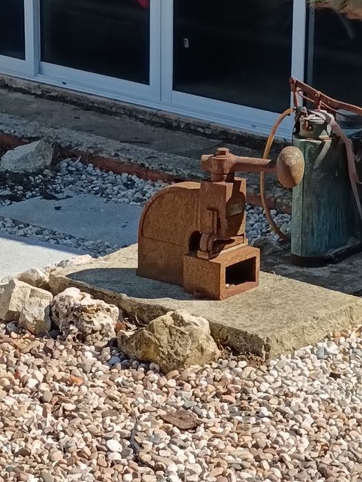 Antiguidades e sucata