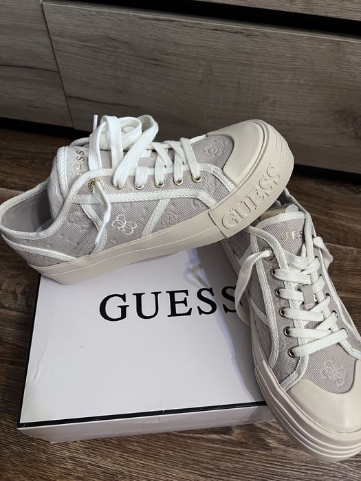 Кеди жіночі Guess розмір 8, 38,5-39