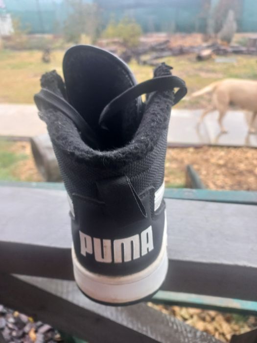 Продам теплые пумовские ботинки