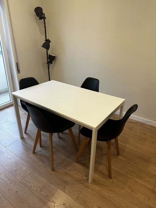Mesa IKEA com 4 Cadeiras64740610805889124
