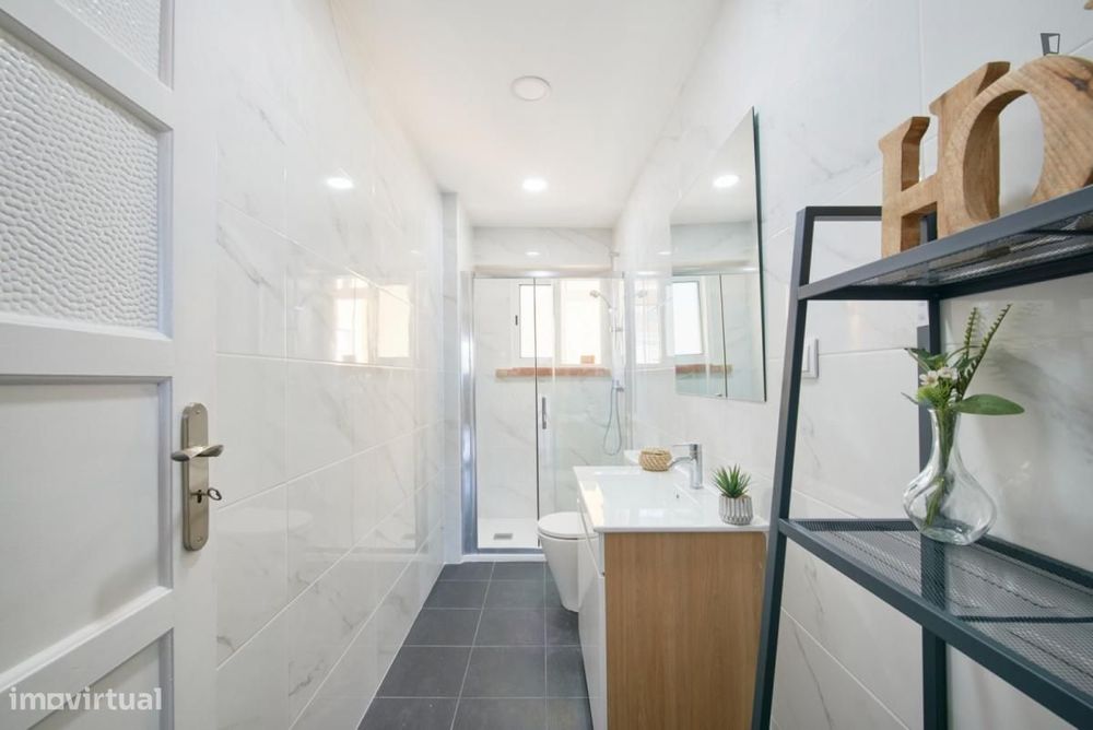 Quarto - localizado em Amadora Lisbon