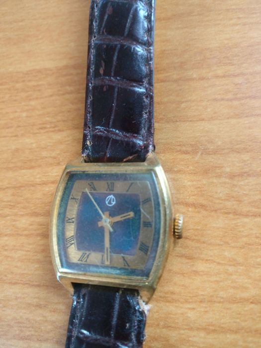 Наручний механ. годинник Луч жіночий