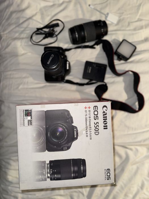 Canon 550D com duas lentes