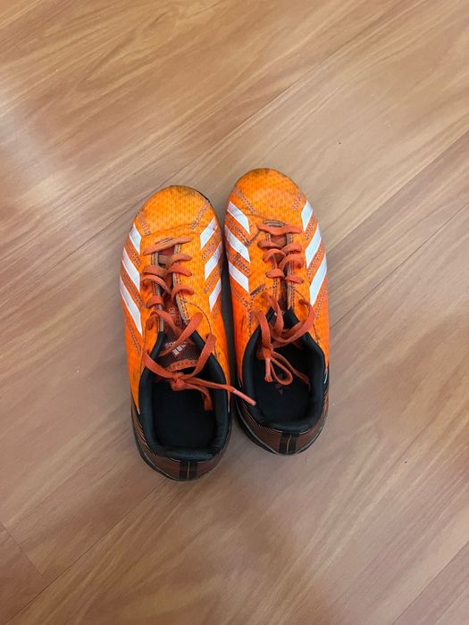 Chuteiras de futebol Adidas para criança