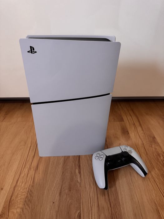 PlayStation 5 1 tb+ 4 gry
