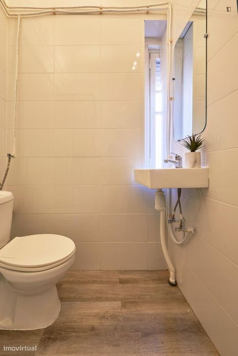 Quarto - localizado em Marquês de Pombal Lisbon