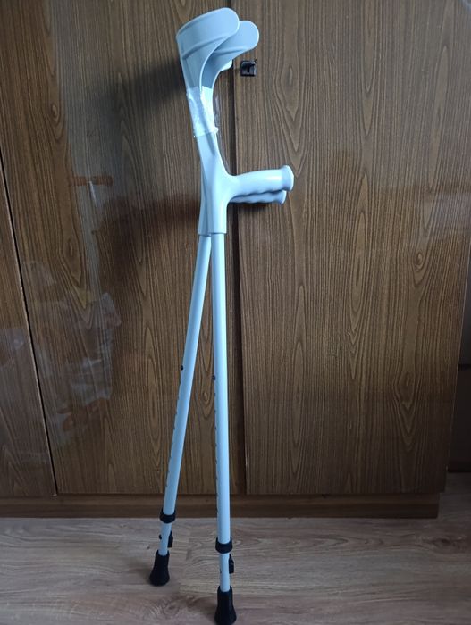 Палки ліктьові ,нові