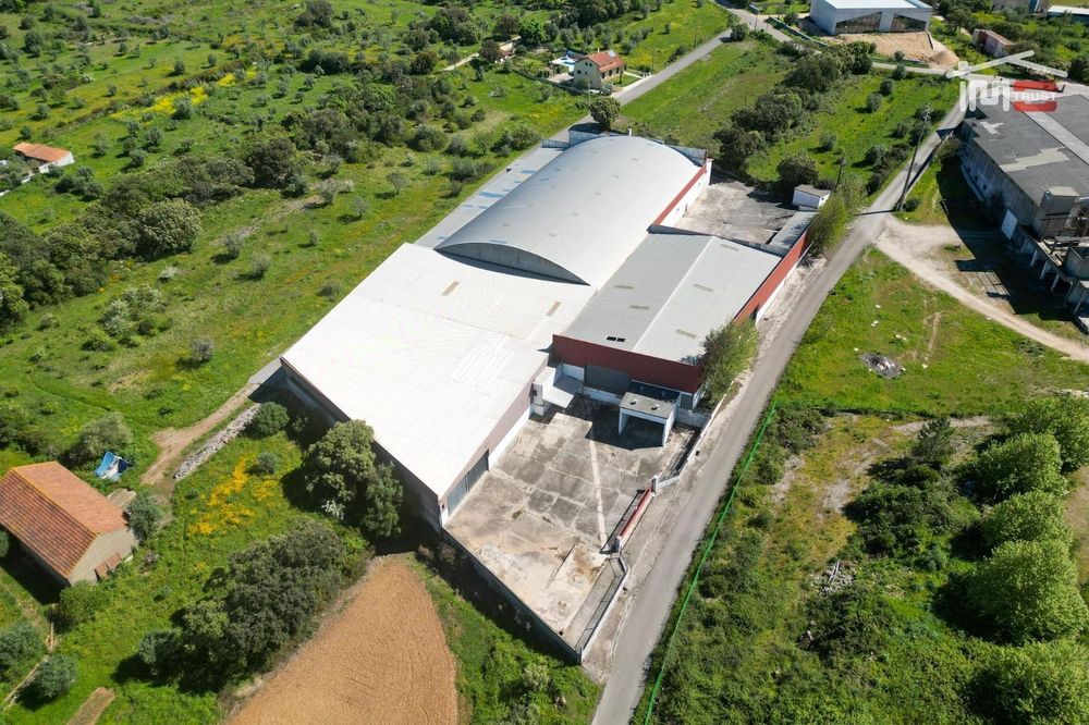 Armazém vilar dos prazeres- 5250m2 cobertos + 3134m2 logradouro
