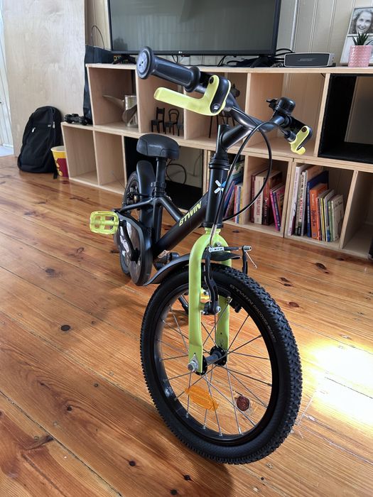 Bicicleta Btwin Disover - Dark Hero 500 Edition