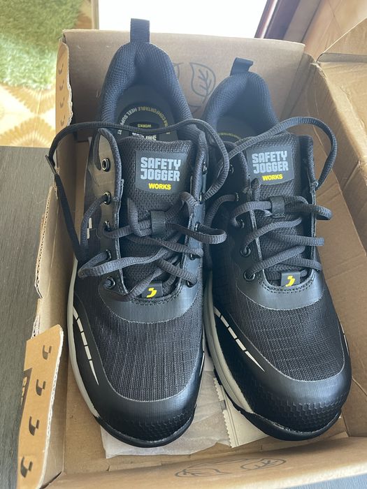 Botas de trabalho novas
