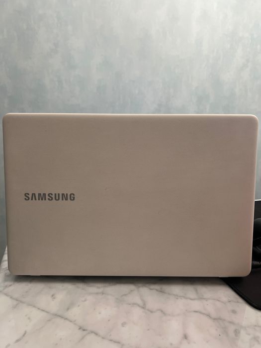 Notebook SAMSUNG i5-5200u 6GB RAM