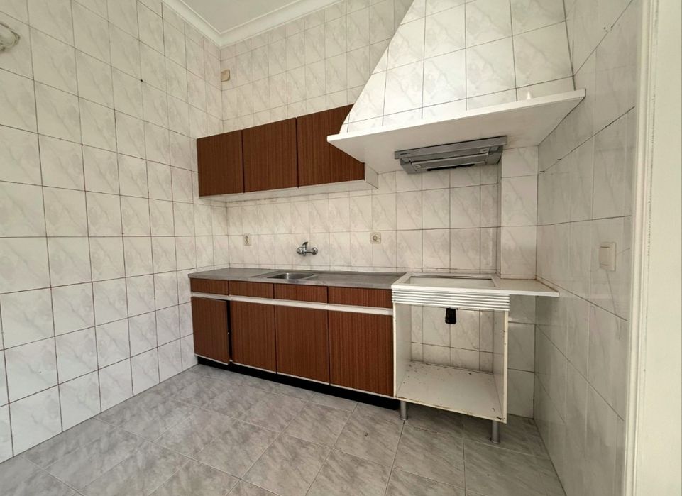 Moradia T2 C/ Terraço ao Metro de Salgueiros