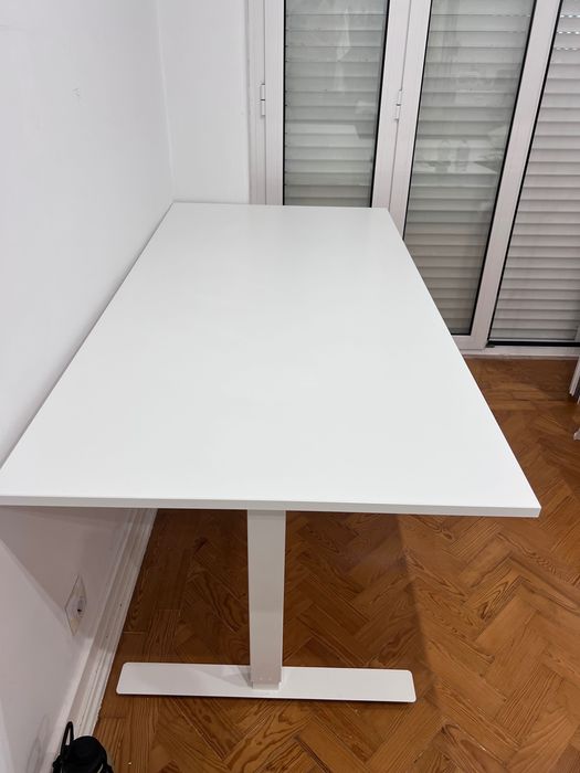Secretária Ikea 1.60x80 com regulagem de altura