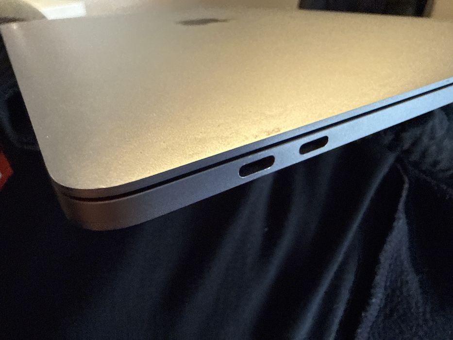 MacBook Pro 13'' | 2022 | M2 | 8GB | 256GB SSD | GPU 10-Core | Prateado