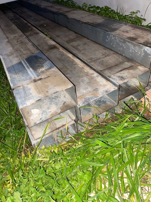 Tubo Retangular Galvanizado 200x100x0.3 ( 10 tubos de 5 metros cada )