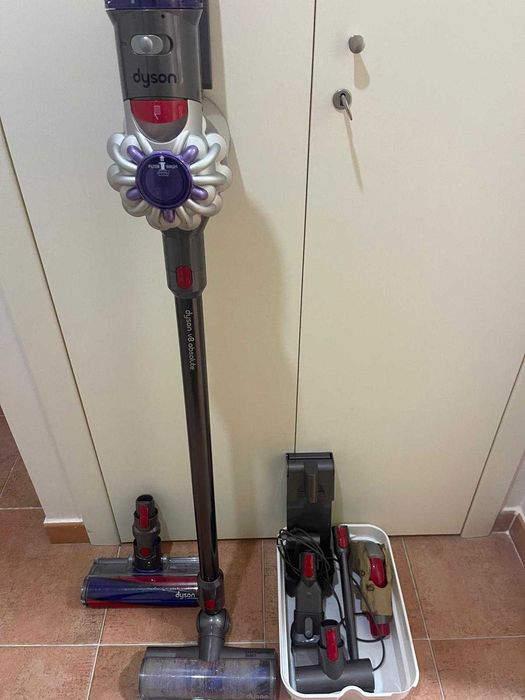 Aspirador Dyson V8 Advanced Vertical e de mão | Completo