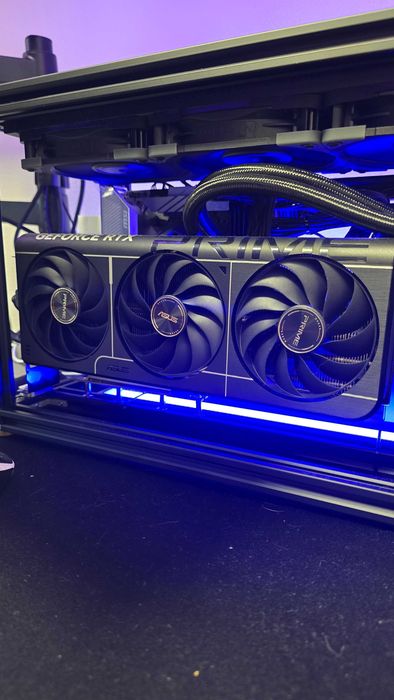 ASUS GeForce RTX 5080 OC 16GB GDDR7 6 meses uso