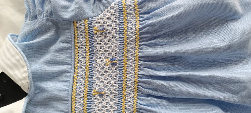 Vestido azul de menina. Usado. Em excelente estado