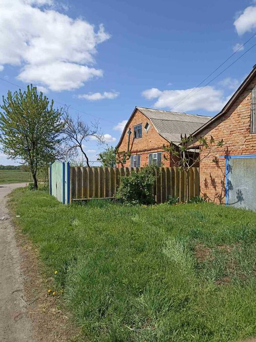 Продам будинок у с.Лазірки