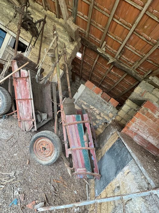 2 carrossas antigas