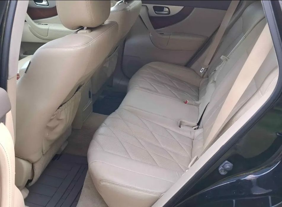 Infiniti Fx 30 s 2011 року випуску