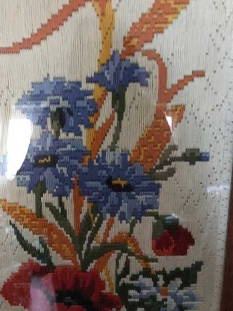 Quadro / Moldura com tela bordada à mão