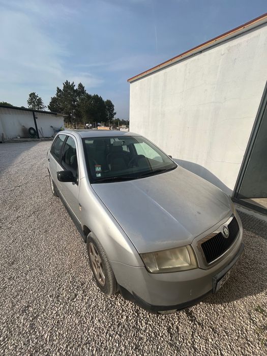 Carro Skoda Fábia