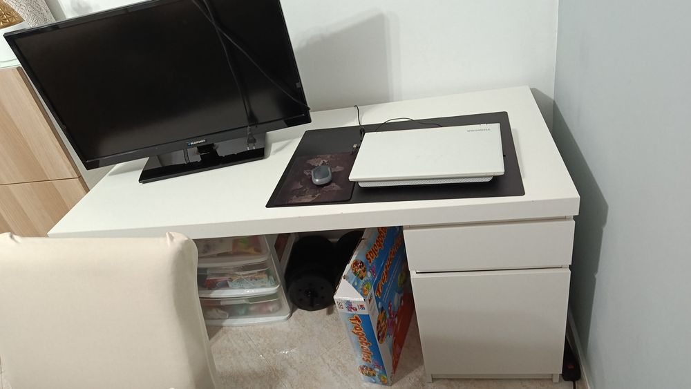 Secretaria estudo computador