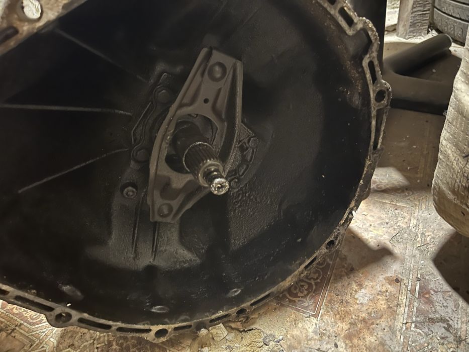 Коробка мерседес 210