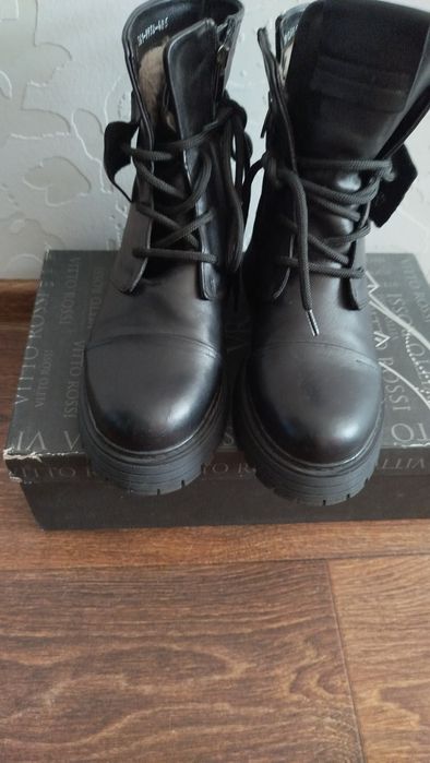 Продам зимние ботинки