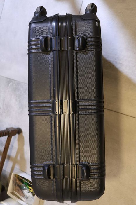 Чемодан  на 4-х колесах