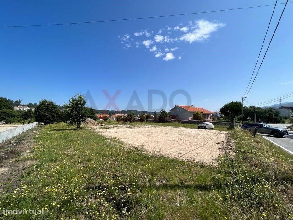 Terreno para Construção com uma área de 5700 m2.