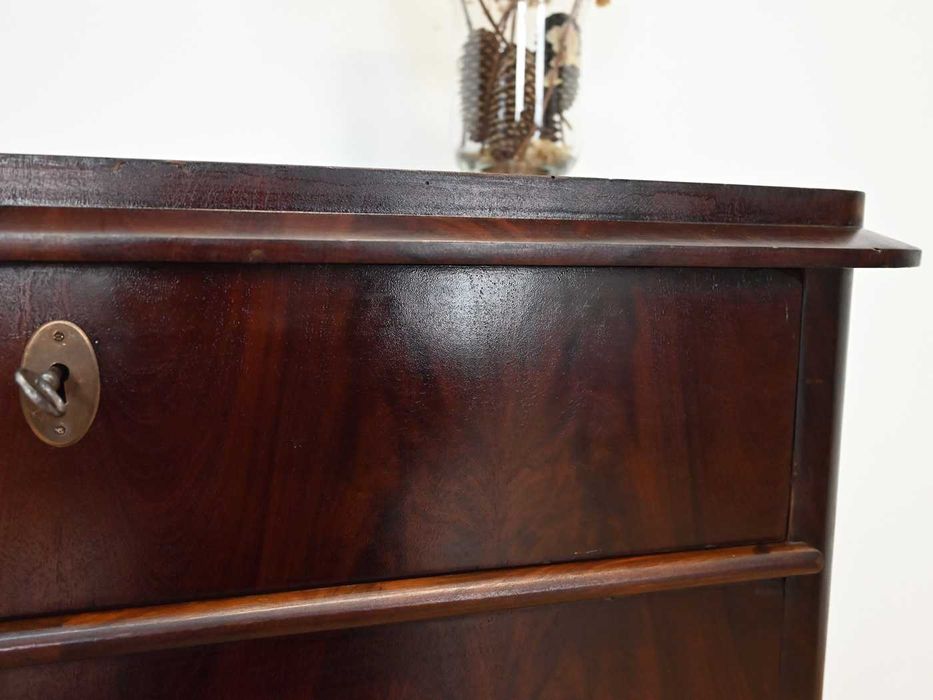 mahoniowa komoda z 1880 roku 122305