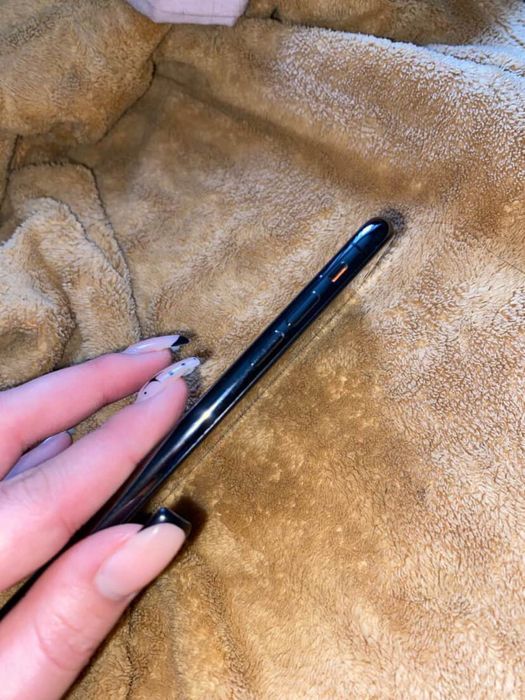 продам айфон x під відновлення