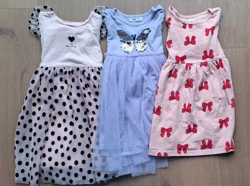 Sukienki rozmiar 104